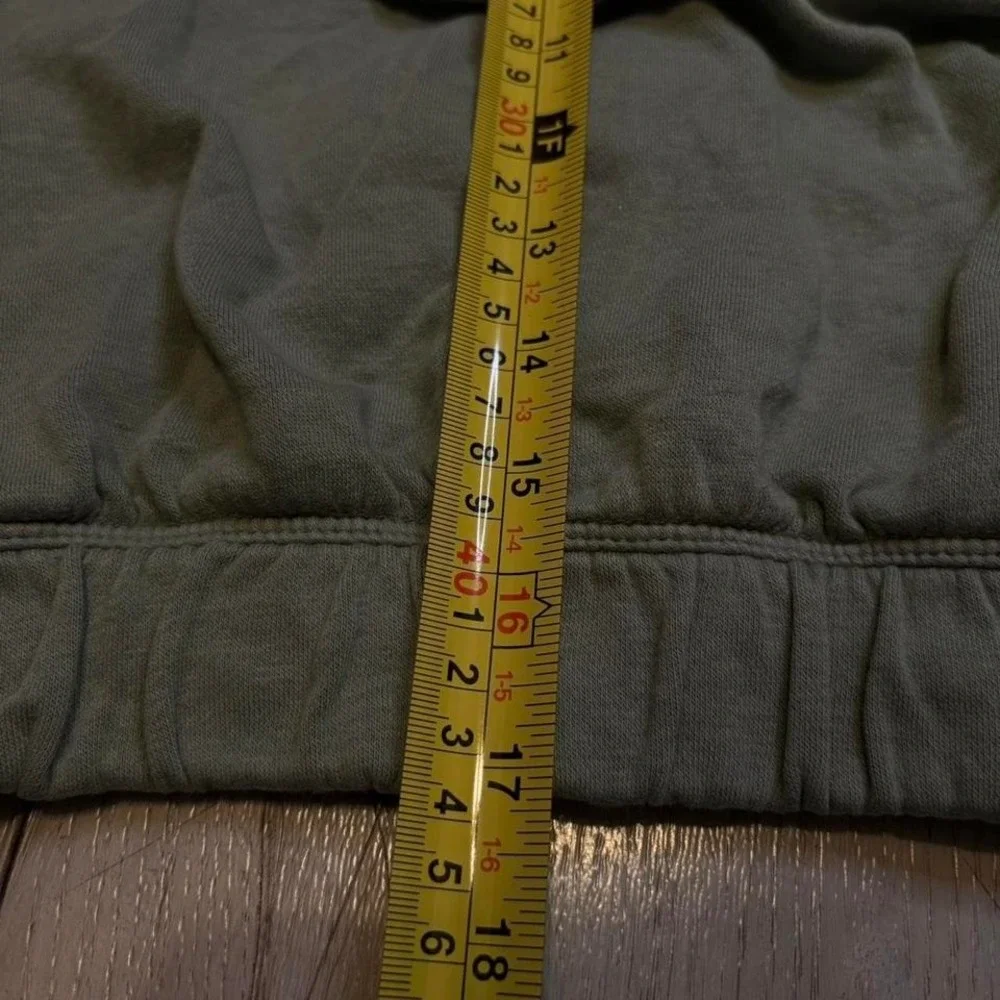 Nike green cropped‎ sweatshirt with silver logo women's size M - Picture 6 of 7